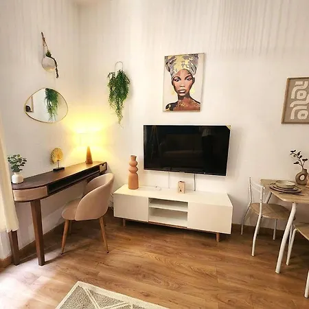 Apartment Hypercentre - 3min Des Arenes - Deco Scandinave