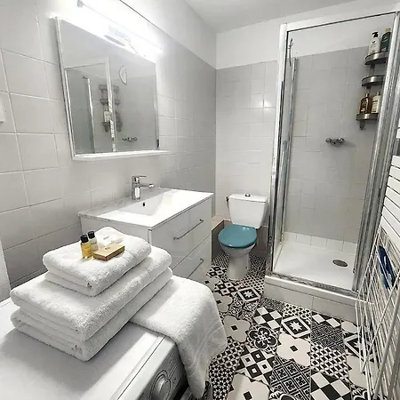 Apartment Hypercentre - 3min Des Arenes - Deco Scandinave